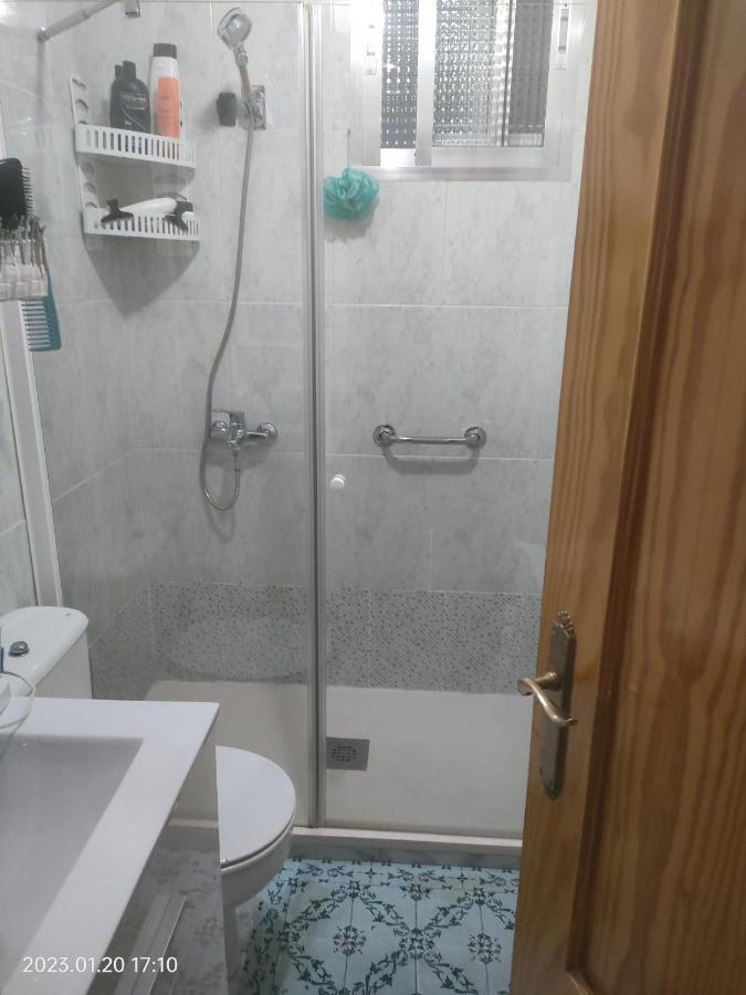 Habitacion Privada, Luminosa Y Bien Comunicada Madrid Ngoại thất bức ảnh